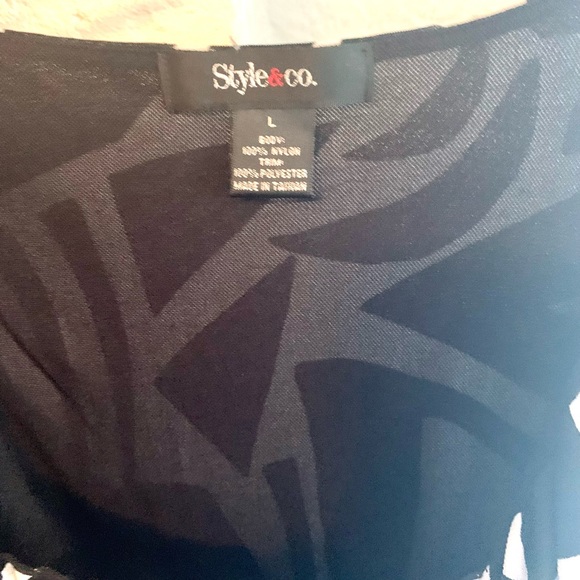 Soft and Flowing Style & co. Tunic Top - Picture 5 of 6